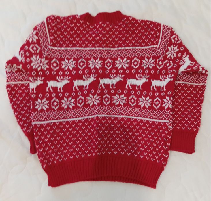Светр новорічний