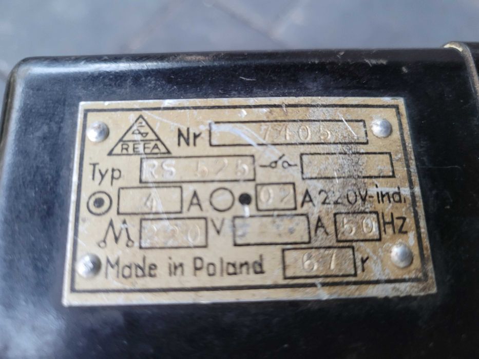 Stary, sprawny PROSTOWNIK, ŁADOWARKA do ładowania akumulatorów, PRL 1967r. zabytek techniki