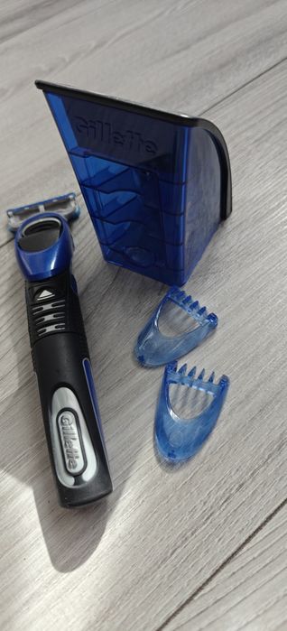 Gillette Fusion Proglide Styler ze stojakiem
