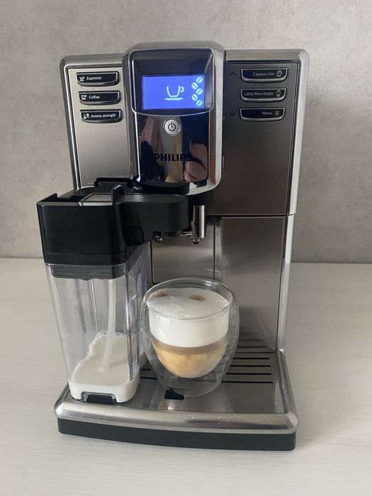 Кавомашина Philips/Saeco Incanto Cappuccino LatteGo є Вибір
