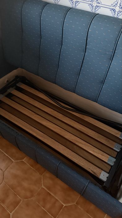Sofá-cama.