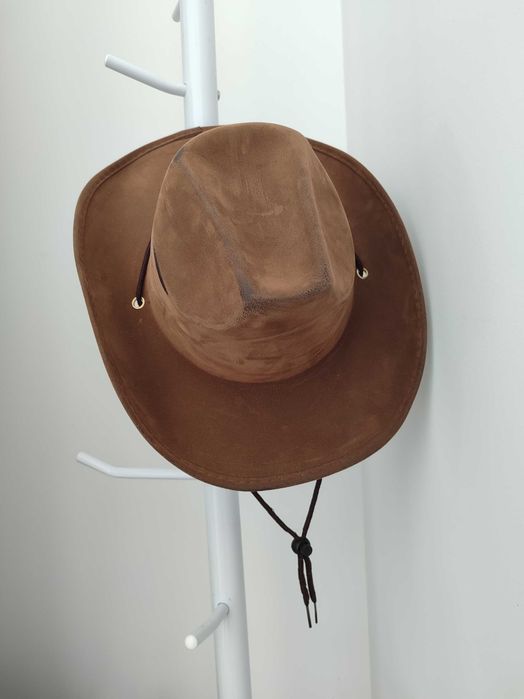 Chapéu western/cowboy castanho em pele sintética