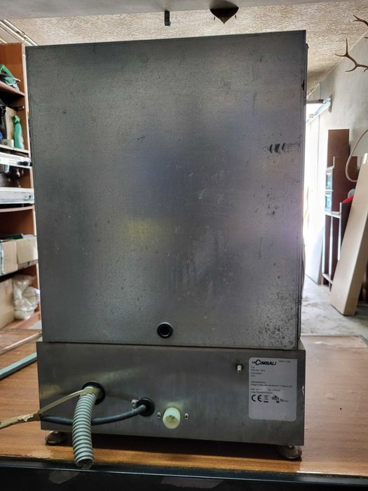 Máquina de lavar chavenas - LaCimbali F3E