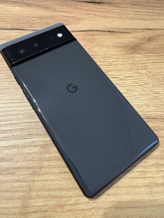 Google Pixel 6 128GB, bateria excelente, para um dia inteiro de uso sem problema nenhum.