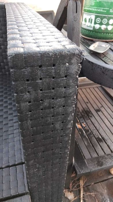 Sofá plástico preto