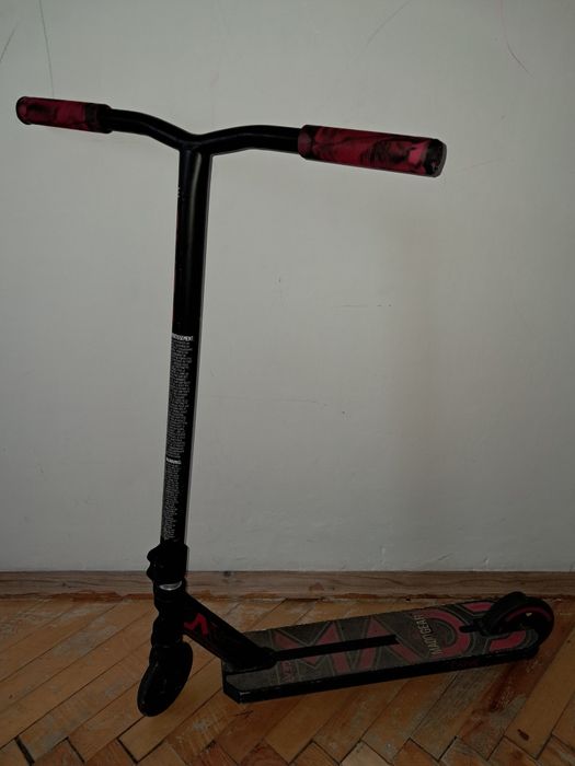 Трюковий самокат MADD GEAR CARVE