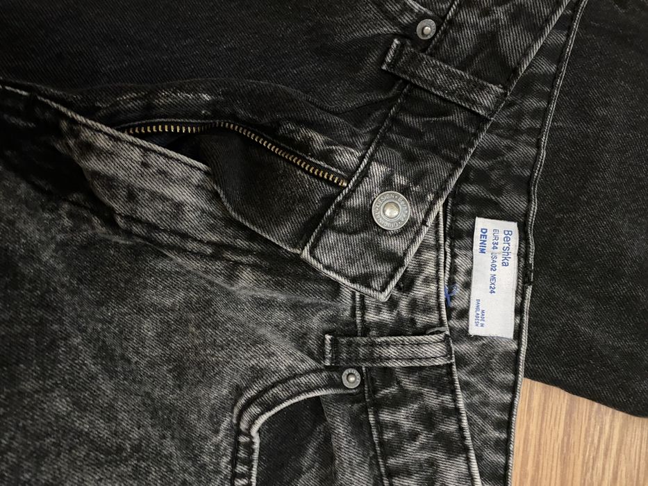 Продам джинси Bershka  34р. , Zara 36р. в  хорошому  стані