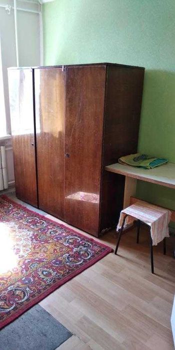 Продаю гостинку м.Малишева 1 хвилина