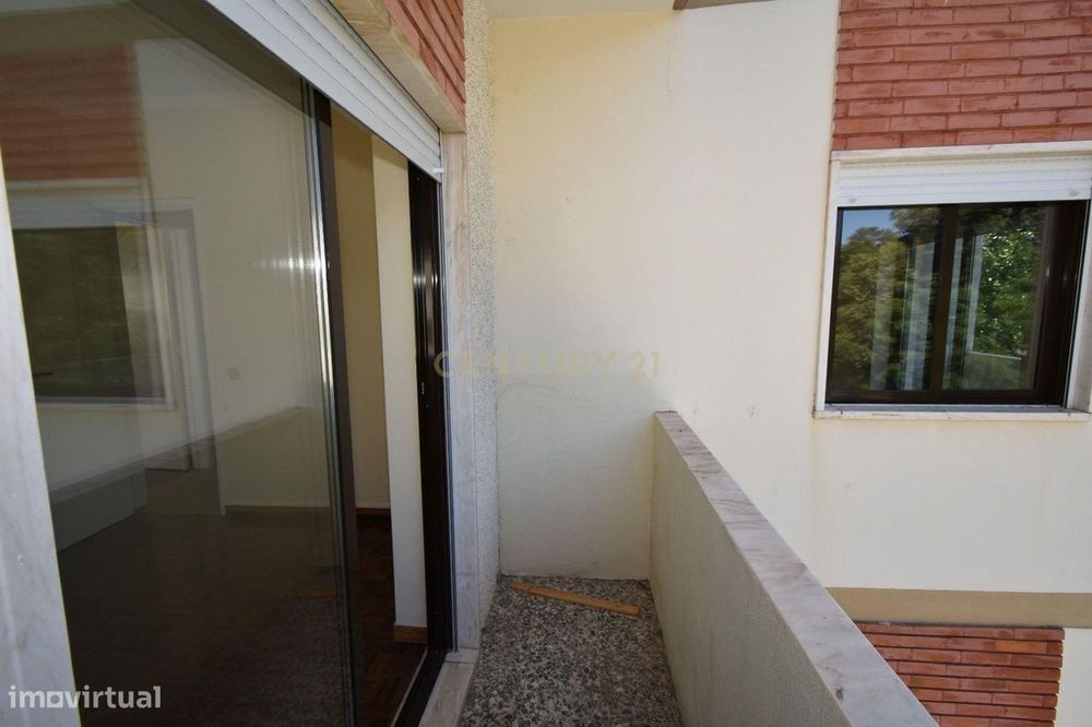 Apartamento T3 arrendado - para Investimento– Localização Central e Ót