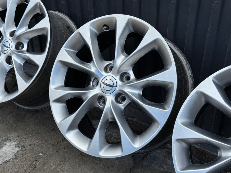 Felgi aluminiowe 18 cali 5x127 Chrysler Pacifica 68459827AA