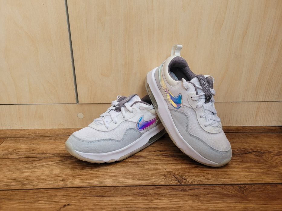 Кросівки Nike air max 33 розмір 
Оригінал.  Довжину устілки дивіться н