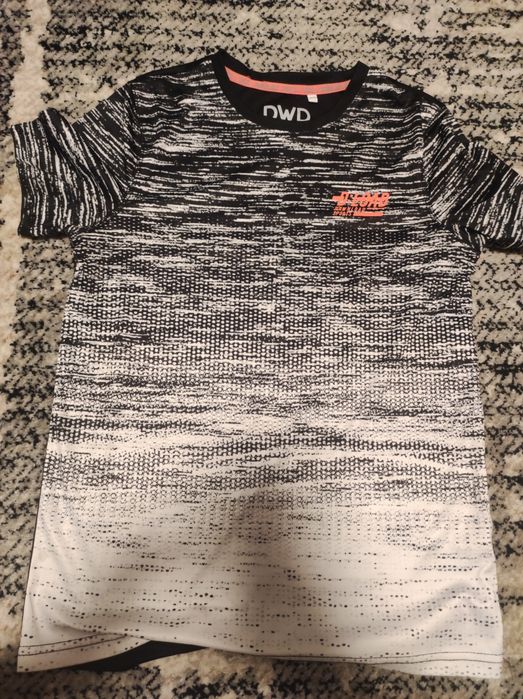 Футболка DWD в гарному стані