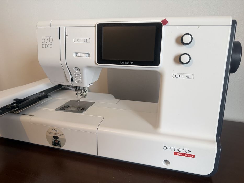Máquina de Bordar BERNETTE B70