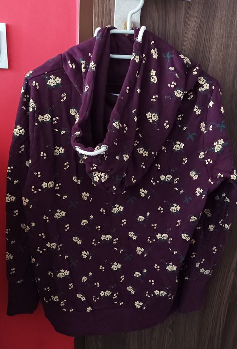 Bluza bordowa z kapturem