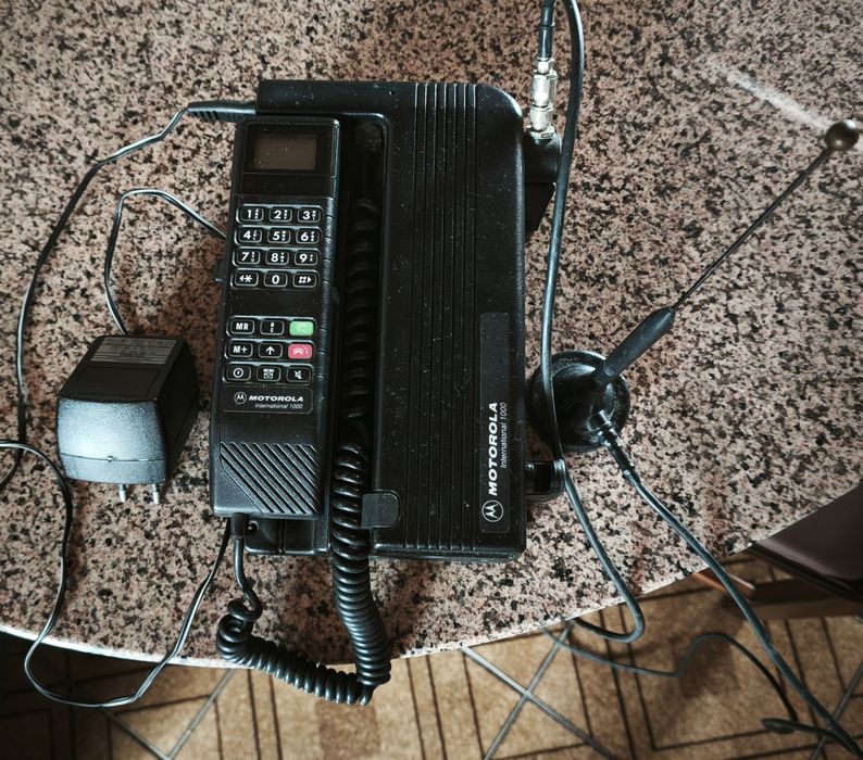 Telefone móvel antigo