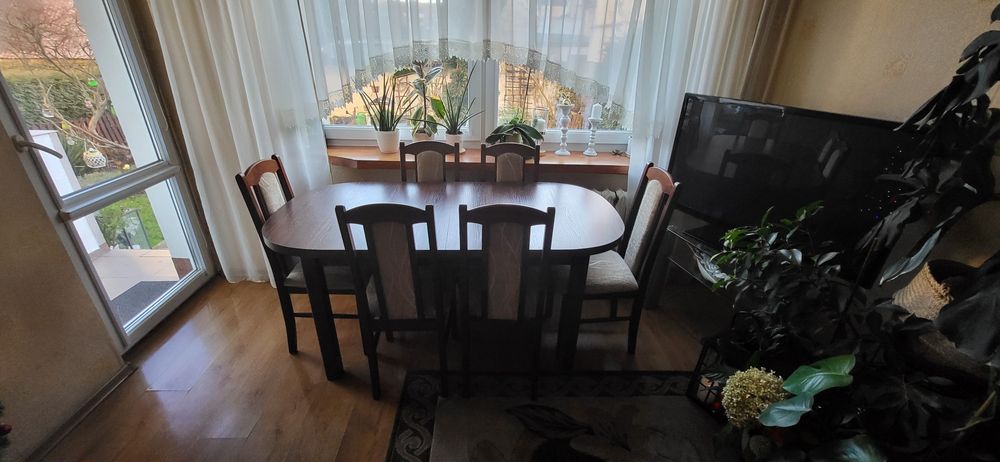 Stól z 6 krzesłami