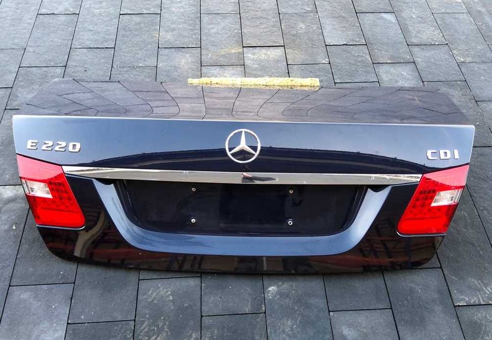 Mercedes E-CLASS W212 Кришка багажника