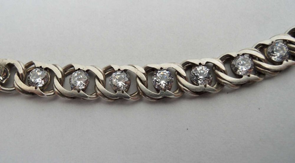 Срібний жіночий ланцюжок, кольє з фіанітами.