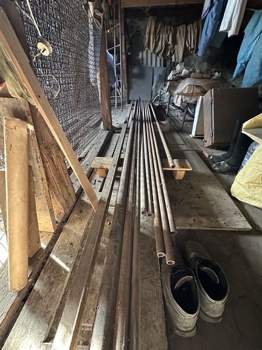 Продаж металевих труб, сітки, перегородок.