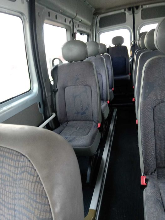 Autocarro minibus 16 lugares