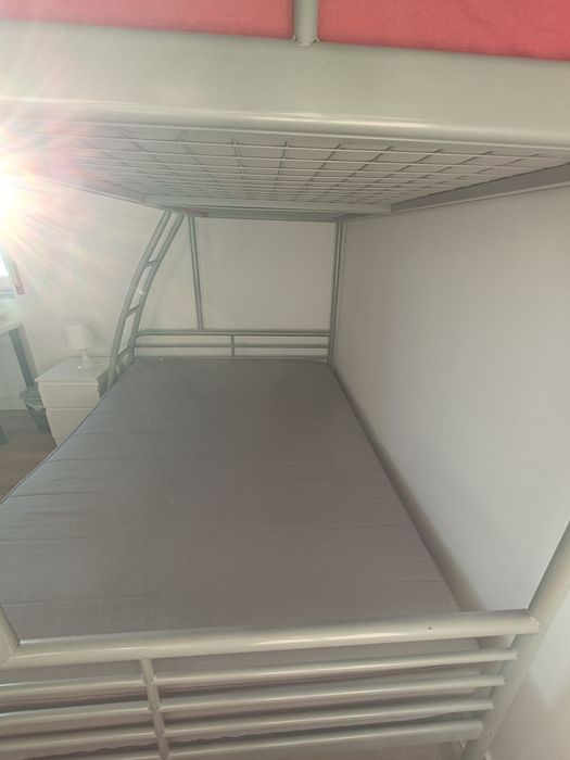 Cama de casal beliche com 2 colchões