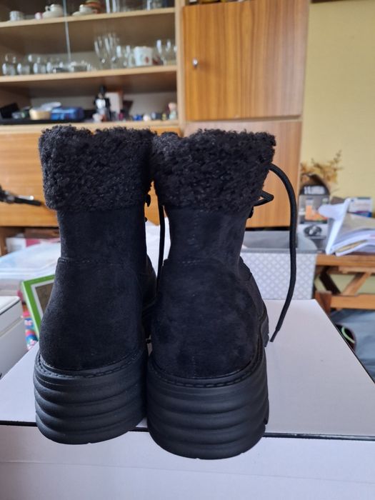 Botki damskie czarne.