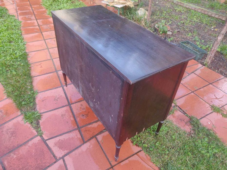 Comoda de madeira antiga
