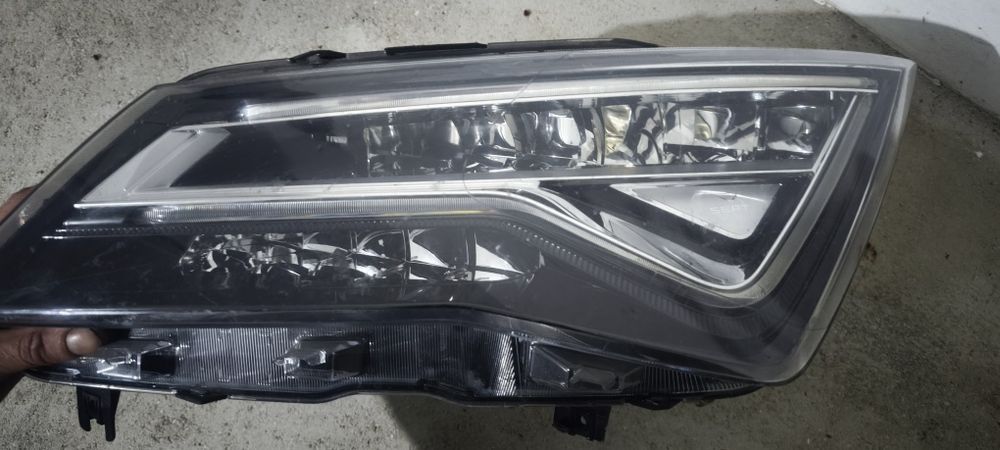 Par de faróis full led SEAT ateca
Com módulo diurno incluído
Sem módul