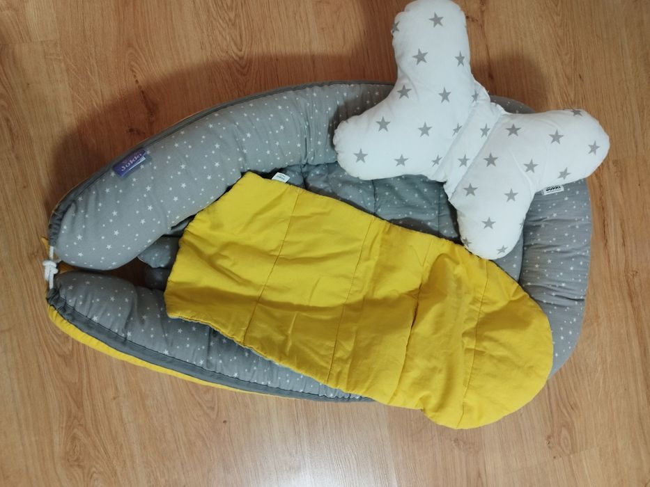 Kokon dziecięcy z materacykiem i motylkiem