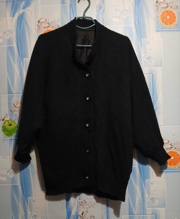 Продам женские свитера,жилетки-44,50,52,54,56,60 размеров