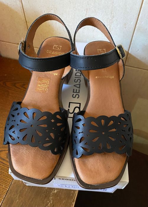 Sandálias tamanho 37