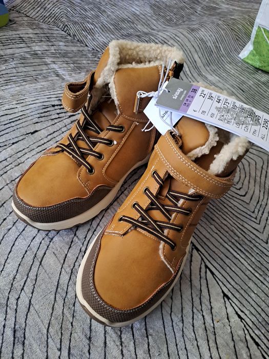 Nowe buty chlopiece ocieplane, rozm 38