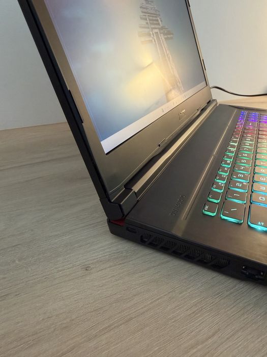 Portátil Gaming MSI GE73 Raider RGB 8RF