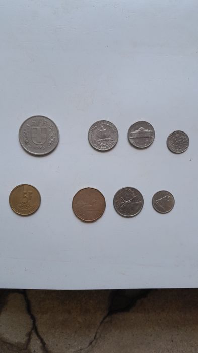 moedas de  pesetas, francos