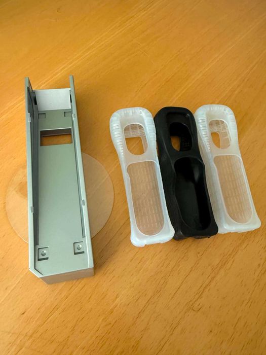 Osłonki i uchwyt Pad Wii Nintendo - UŻYWANE