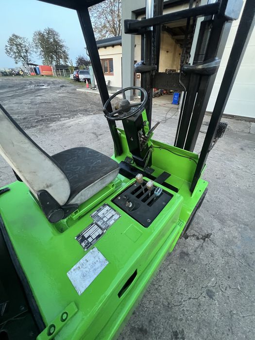 Wózek widłowy CLARK