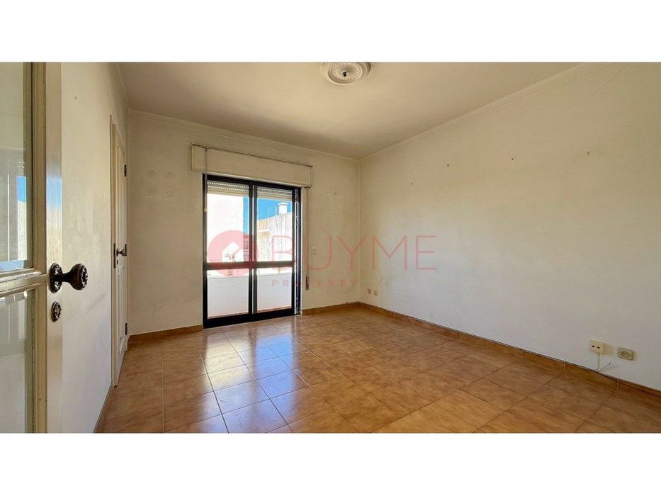 Apartamento T3 com Terraços e Garagem em Loulé
