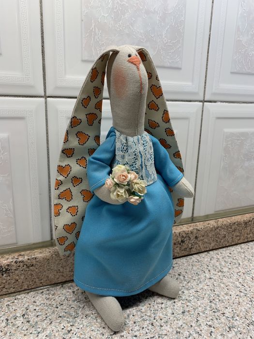 Іграшка ручної роботи зайчик