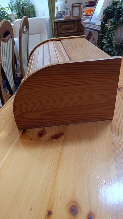 Chlebak drewniany klasyczny