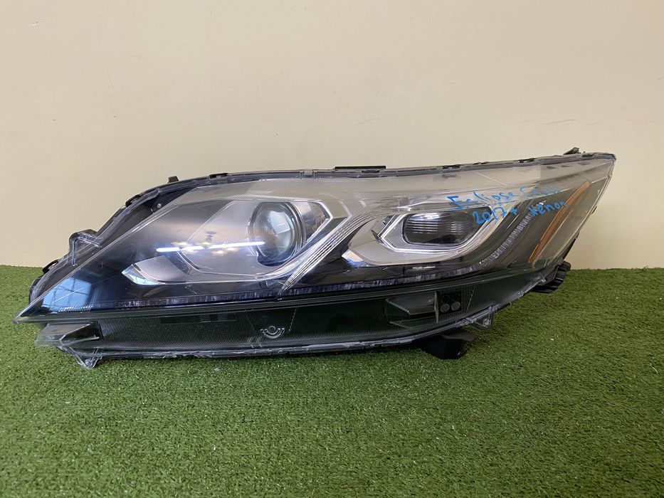 Mitsubishi Eclipse Cross фара ліва USA америка