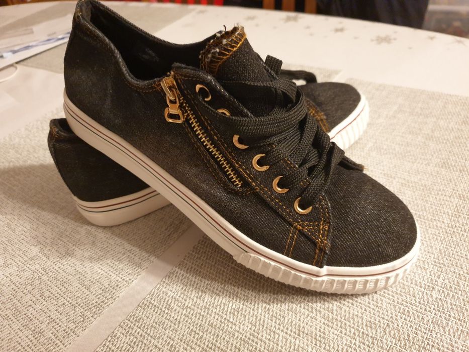 Buty, nowe trampki,  roz 40