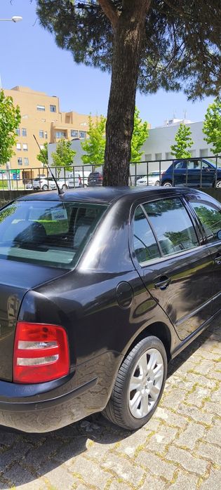 Skoda 2002 em bom estado