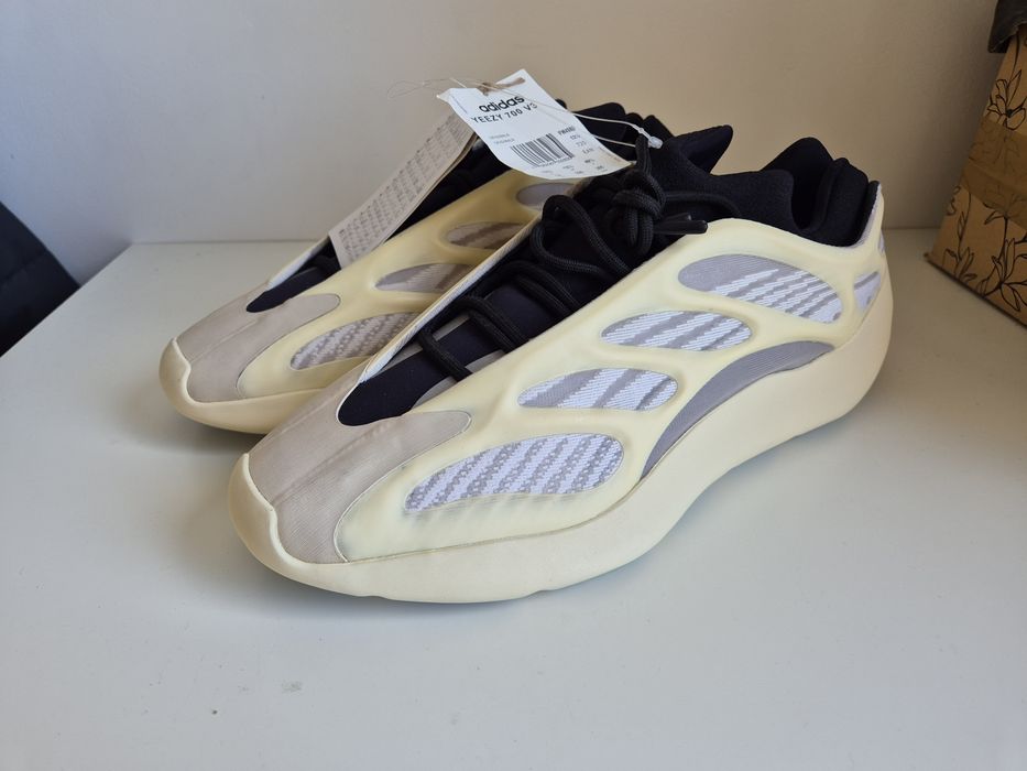 Yeezy 700 V3 Azael FW4980