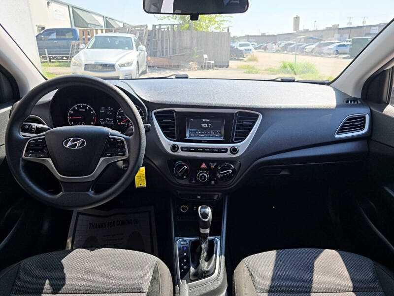 2022 Hyundai Accent SE