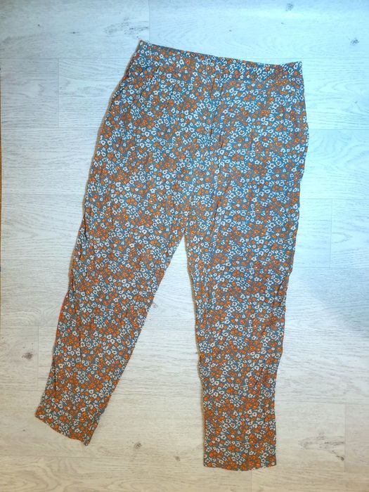 Летние женские брюки из вискозы в цветочный принт