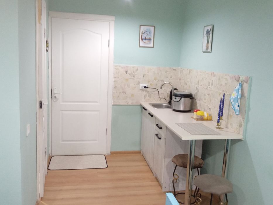 Кв жд вокзал 550 грн.Військовим та постійним клієнтам по 500