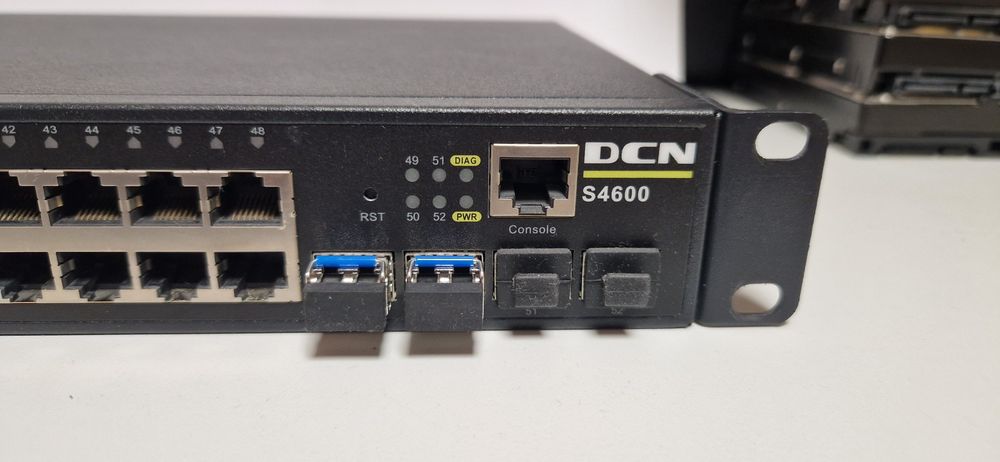 Gigabitowy przełącznik S4600-52P-SI + SF-SM31020D-GP