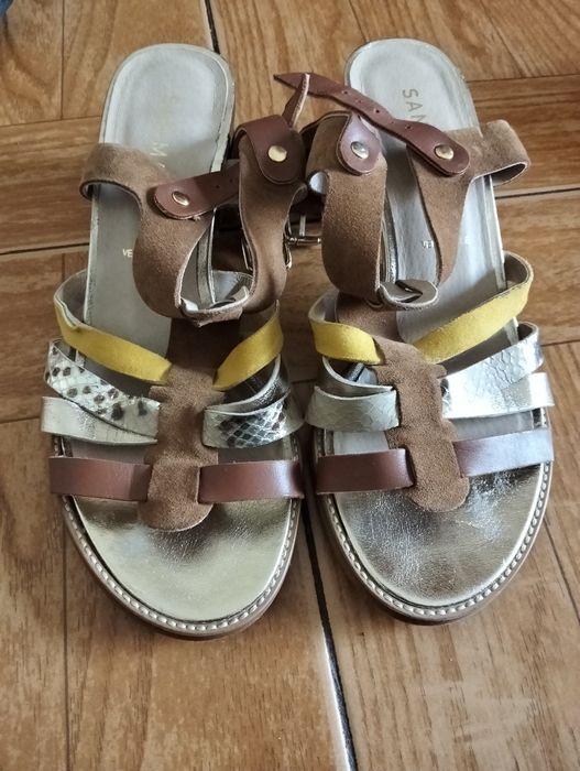 Sapatos altos tons elegantes