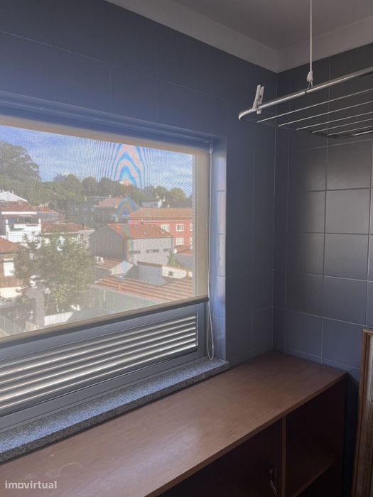 Apartamento T2 com 2 casas de banho e garagem