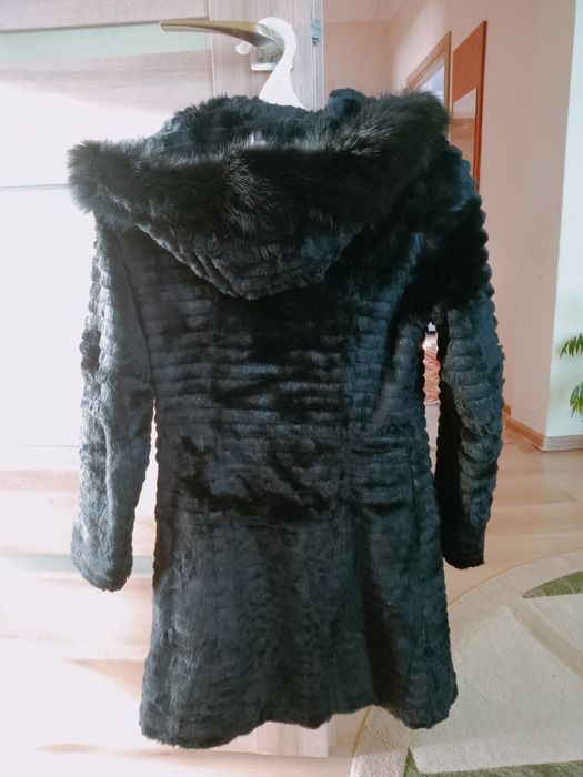 Продам шубу з кролика 42 р